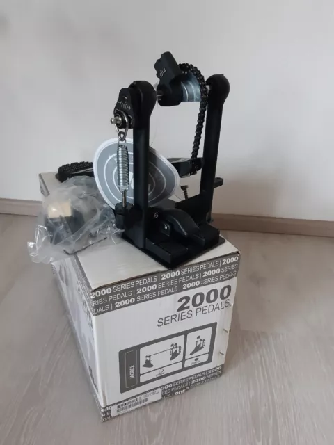 DW 2000 Serie Single Fussmaschine Bass Drum Pedal 2