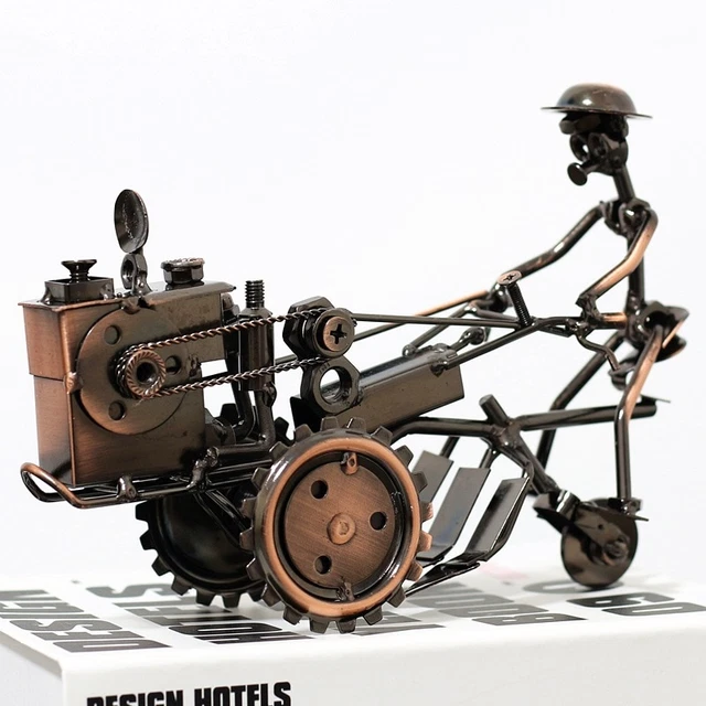 Retro Wrought Iron Collectible Figure Tractor Model Metal Creative Decoration
