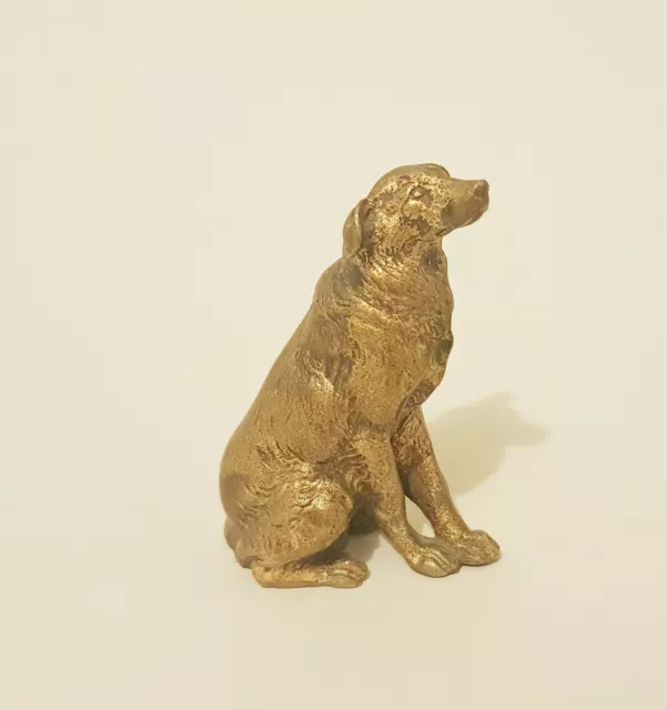 Petit bronze doré représentant un chien, XX ème ou antérieur.