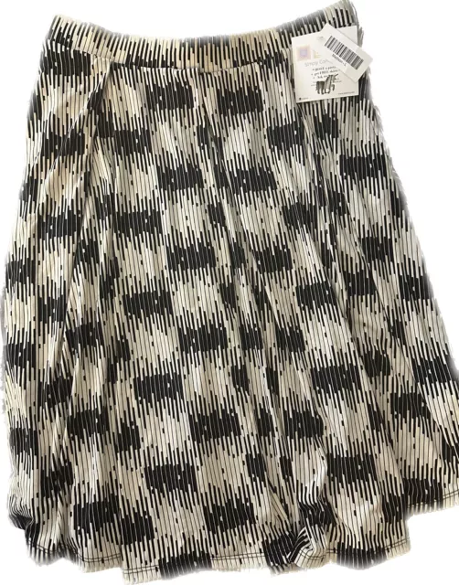 LulaRoe Pleated Black & White Skirt Women's Size L Madison Skirt NEW WITH TAGS