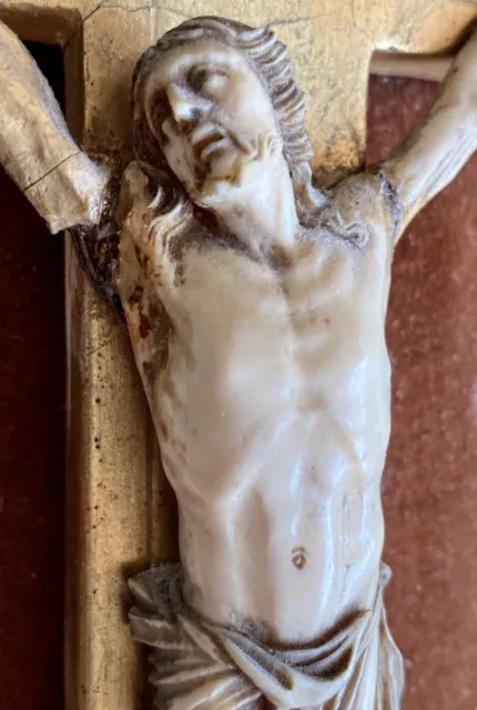 Ancien Christ Sculpté Grand Cadre En Bois Doré style xviie  58x30