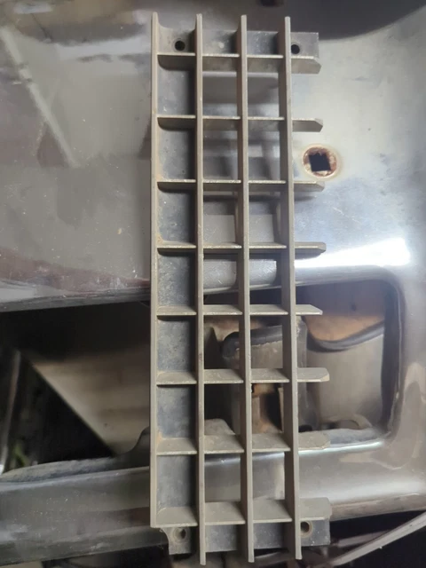 1968 Buick Riviera Left Grille/Headlamp Door, for Hideaway Lamp Lights