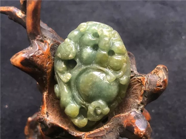 Chinese ancient artisan Hand-carved Delicate natural Jadeite Pixiu pendant 444