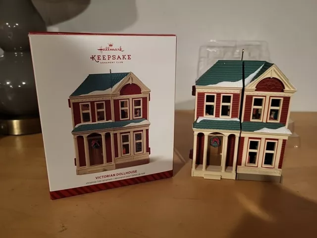 2014 Victorian Dollhouse Hallmark Ornament Member Exclusive Nostalgic Houses