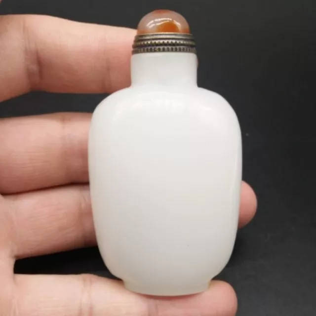 Exquisite Chinese Collectible White Jade Snuff Bottle