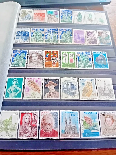 Lot de 32 timbres Monaco (Lot 25) - Non oblitérés mais sans gomme Etat Correct