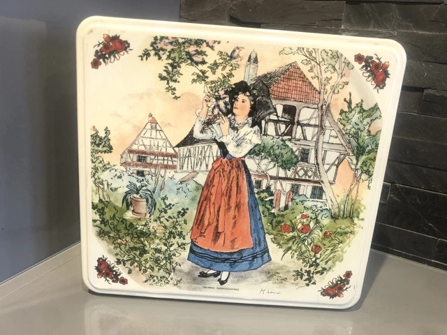 Patisse Boîte Métal Décor Alsace – Boîte à Biscuits Vide 19,5 X 13 X H7 Cm, Imprimée Motifs Traditionnels Alsaciens, Idéale Pour Rangement Et Déco