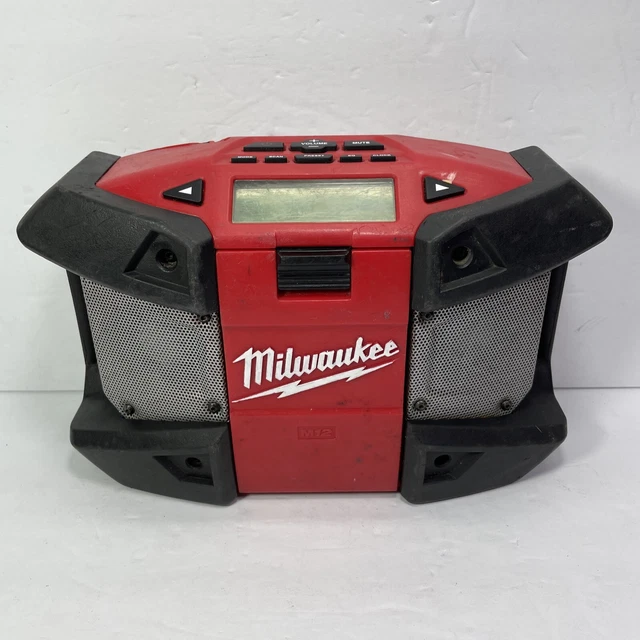 MILWAUKEE 259020 M12 Job Site Radio **NOT WORKING FOR PARTS** 54.96