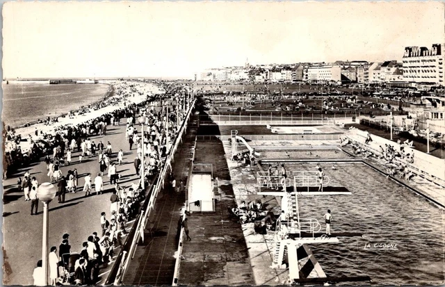 *40145 cpsm 76 Dieppe - La Piscine et la Plage