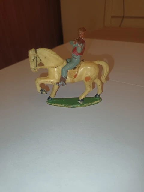 LOT PETITS SOLDATS anciens starlux et autre, cow boys, indiens EUR 1,00