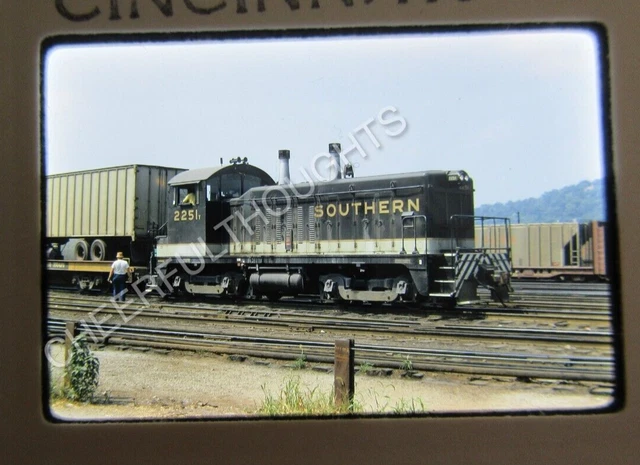 Original '72 Kodachrome Slide SOU Southern 2251 NW2 Cincinnati, OH     38X61