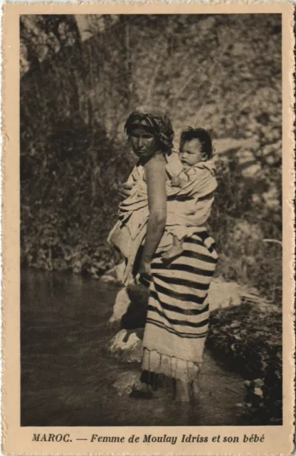 CPA AK LL Femme de Moulay Idriss et son bebe MAROC (793769)