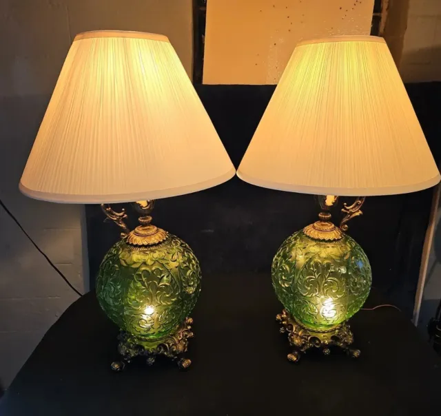 Vintage Mid Century Modern Pair of Retro MCM 3 way Green Globe Glass Table Lamp