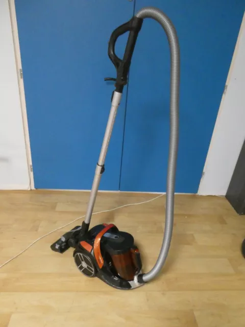 aspirateur traineau sans sac Rowenta model ro7274ea ( occasion , défaut )