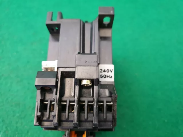 Telemecanique  Contactor 240 VAC Coil 10 Amp CA2-DN1319.A65 3