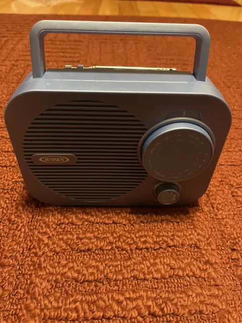 Jensen MR-550 Portable AM/FM Radio with Aux Line-in Blue