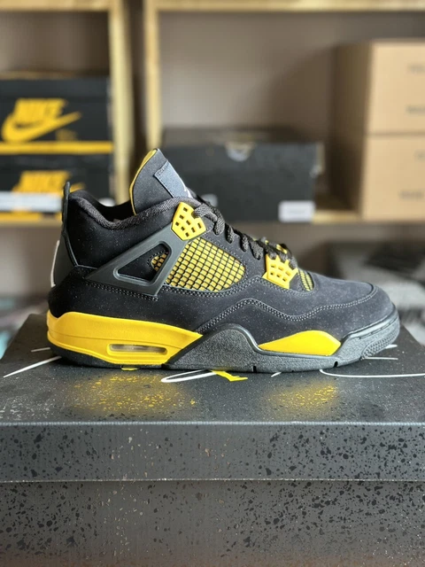 Air Jordan 4 Retro Mid - Thunder (UK 8.5/US 9.5)