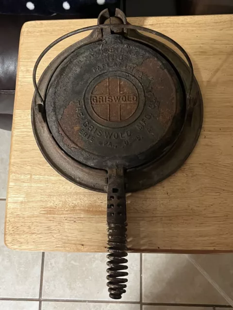 Vintage - American No 8 Griswold - Cast Iron with Low Base - Waffle Maker
