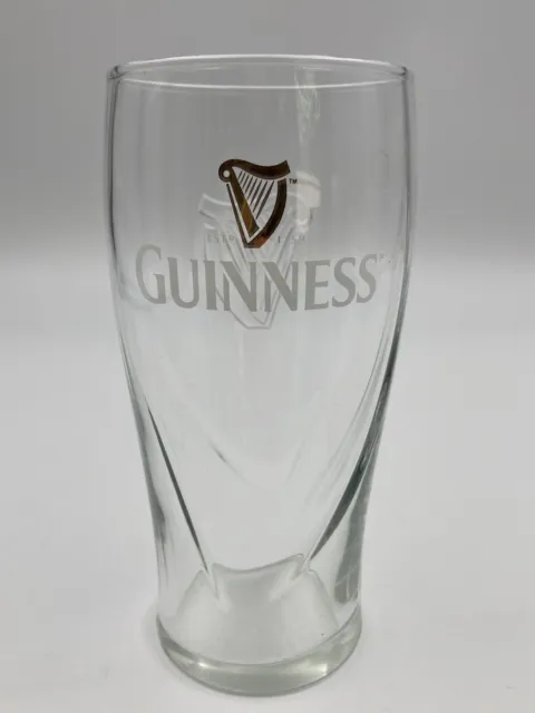 Guinness Pint Glass 20oz  Embossed Harp Excellent 100% Genuine CE Stamped M12