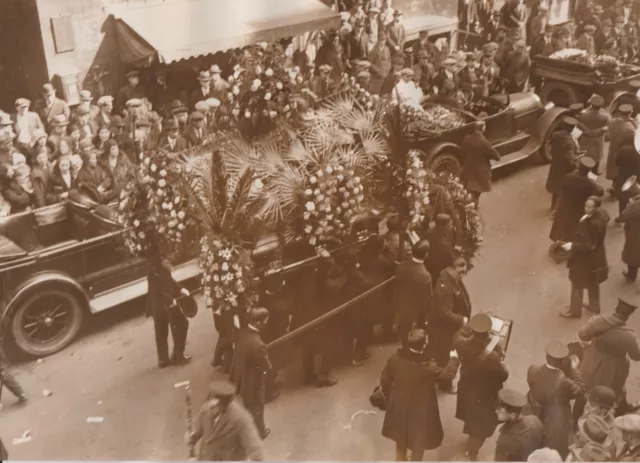 1925 Press Photo Mott Street NY Chinatown Funeral of Tong War Protester Chin Nom