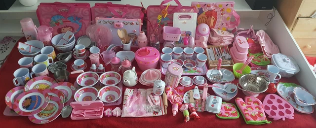 Dinette Charlotte Aux Fraises En Porcelaine, 11 Pièces + 2 Tasses, D'occasion