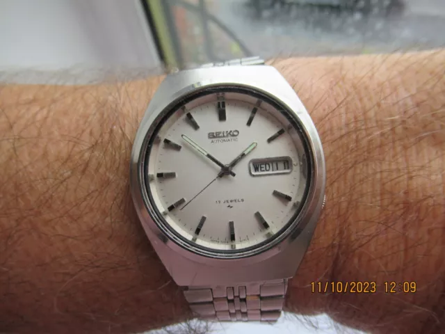 Seiko 7009-8140 Automatik 17J Geburtsjahr August 1977 Tag Datum Armband Seltener Finden 3