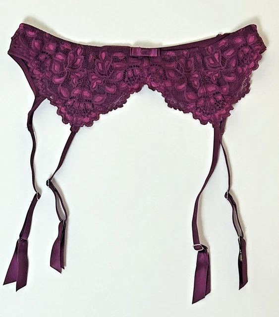 FREDERICK'S OF HOLLYWOOD - True Red - Lace Garter Belt sz Small *VINTAGE! *USA! $17.99 - PicClick FREDERICK'S OF HOLLYWOOD - True Red - Lace Garter Belt sz Small *VINTAGE! *USA! $17.99 - PicClick
