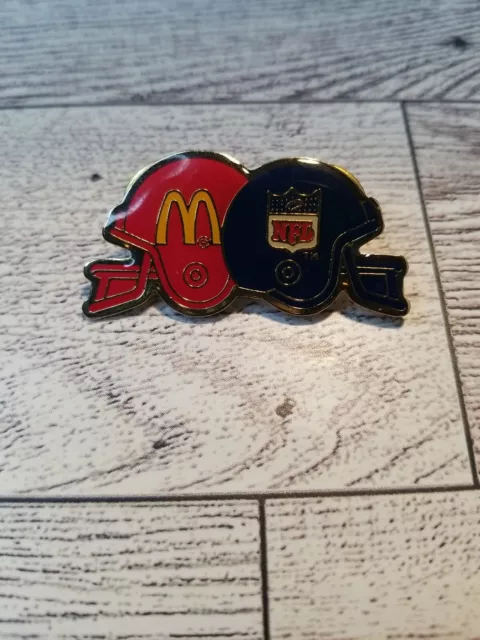 McDonalds Employee 1986 Lapel Hat Pin NFL Football Spectator Red Helmets 1.5"