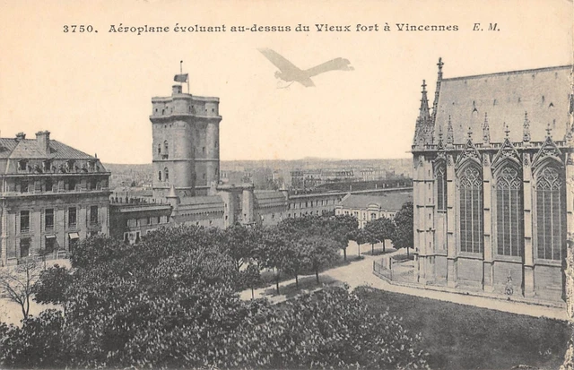 Cpa 94 Evolving Aeroplane Over Old Fort In Vinnes