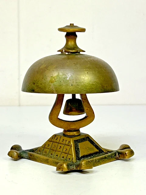 ANCIENNE CLOCHETTE DE Table Effigie Napoléon en Laiton Scène de Bataille EUR 15,00 - FR