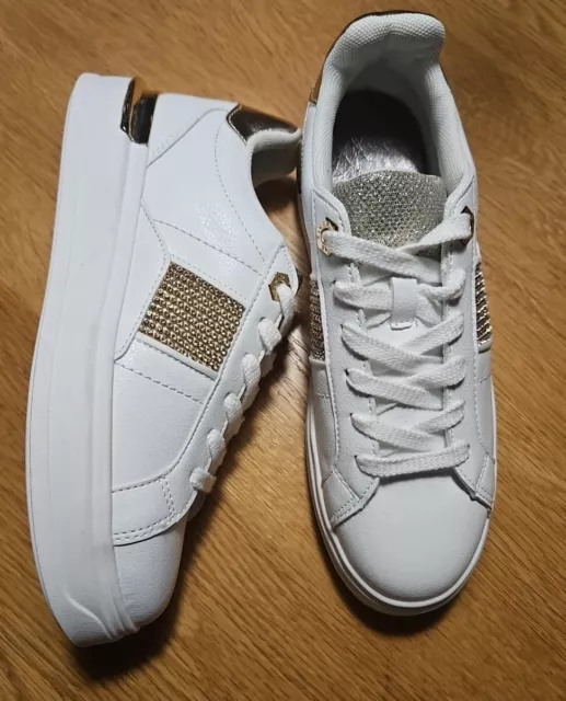 Diamante trainers river outlet island