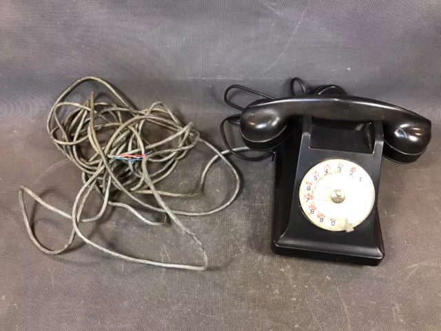 Ancien téléphone à cadran en bakélite noir vintage déco années 1950 PTT
