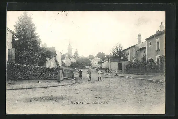 CPA Ormoy, La Grande-Rue, vue de la rue 1917
