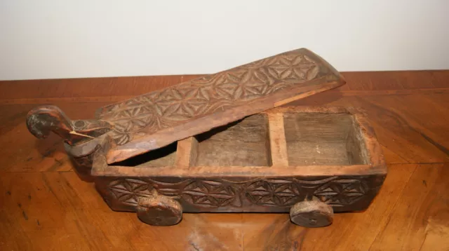 Contenitore per spezie in legno intagliato a forma di carretto, asiatico