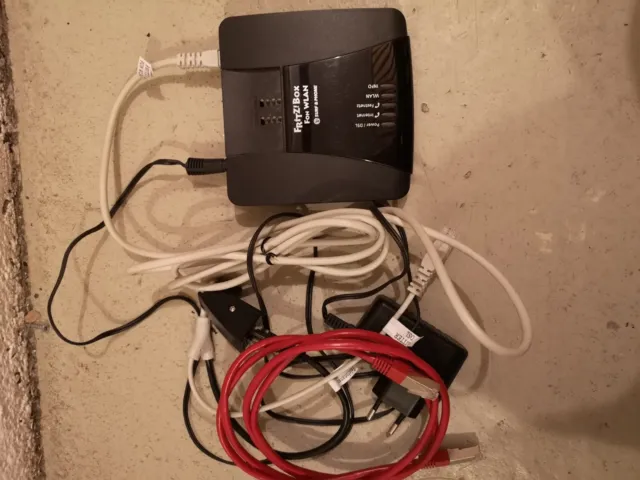 Fritz!Box Fon WLAN 7113 (1&1 Surf&Phone) Router mit Netzteil LAN- u. DSL-Kabel
