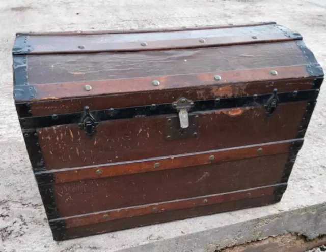 Antique vintage domed top steamer storage / travel luggage trunk / chest