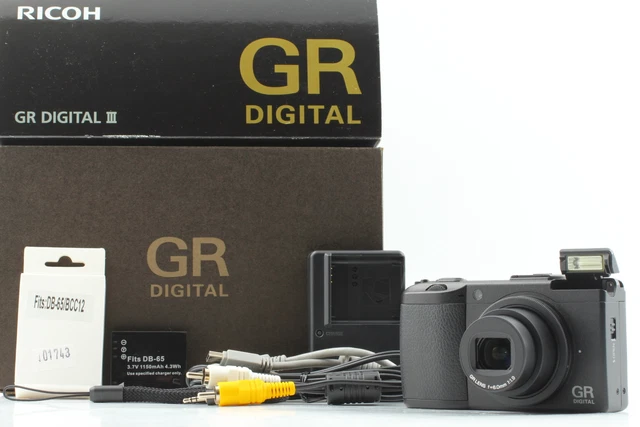 RICOH GR DIGITAL III 10.0 MP Compact Camera From JAPAN 1896 Shot 2batteries MINT