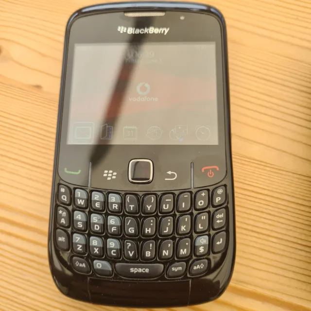 BlackBerry Curve 8520 - Nero.  Smartphone funzionante con custodia e caricabatterie