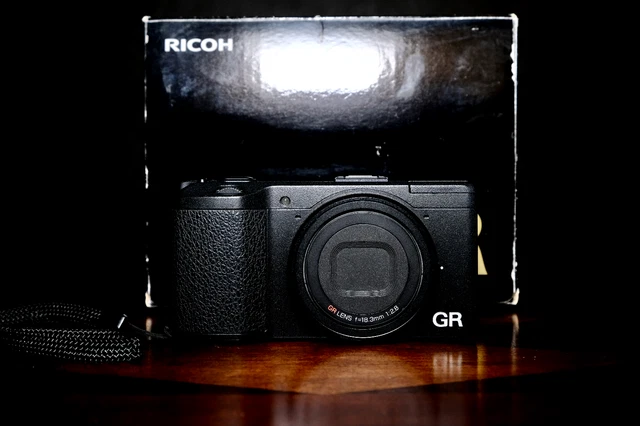 Ricoh GR 16mp Digital Camera GR1 *near mint* 7632 (2,100 shutter ct)