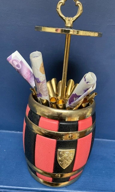 cigarette barrel dispenser Wooden || Novelty || Kitsch Tobacciana Vintage - Cigarette dispenser -