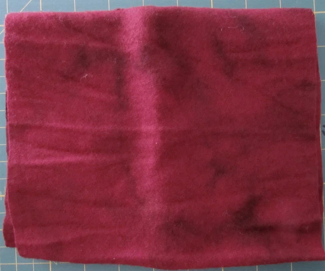 Alfombra de lana primitiva de 9"" x 27"" teñida a mano rojos oscuros 70% apliques de centavo