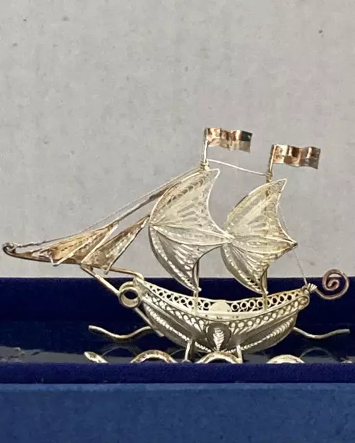 Miniature Filigree Sterling Silver Chinese Sail Boat In Glass Case