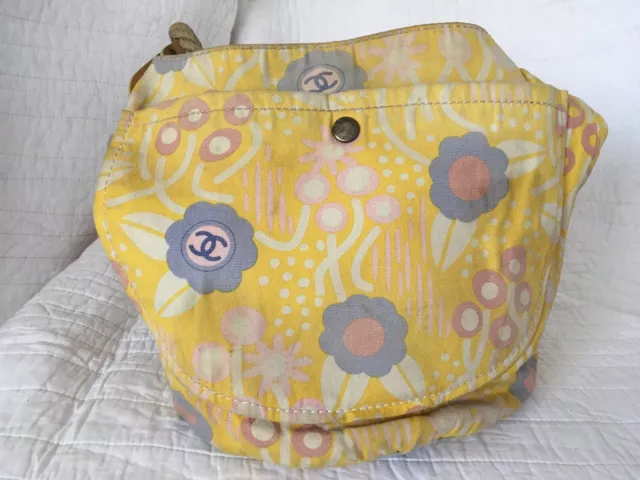 CHANEL CC AUTHENTIC Yellow Flower Tote Beach Hand Bag Pre-owned $444.00 -  PicClick