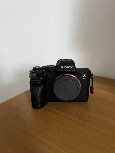 Sony A7R IV Full Frame 61.0MP Digital Camera - Black - Very Good Condition 3