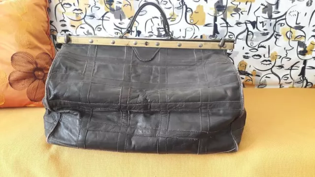 Vintage Arzt oder Hebammentasche aus Leder mit Messingbeschlägen