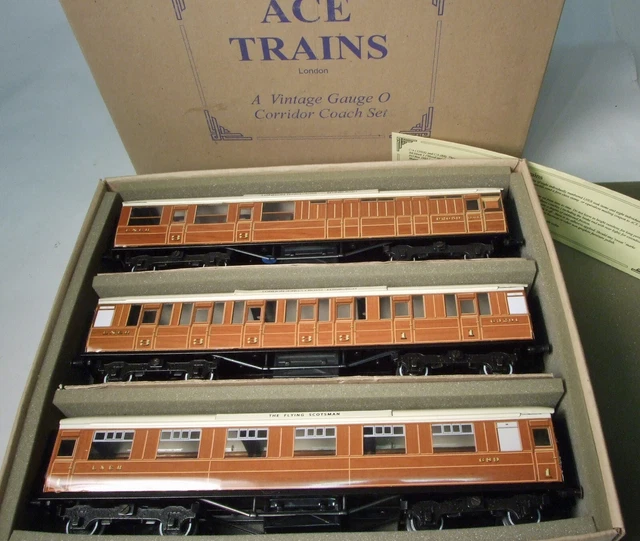 ACE TRAINS C/4 LNER O gauge Gresley teak coach set B, very near mint ...