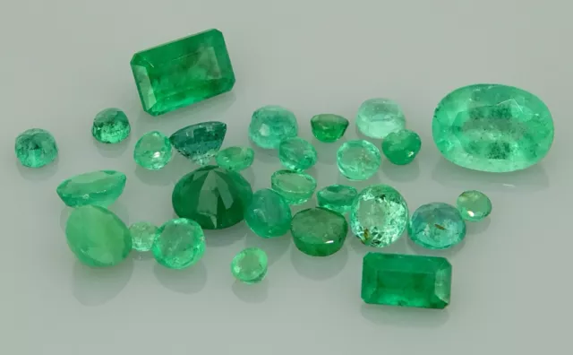 mixed lot of Emeralds 4.07ct natural loose gemstones