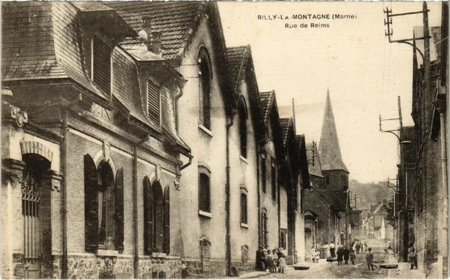 CPA RILLY-la-MONTAGE - Rue de REIMS (109836)