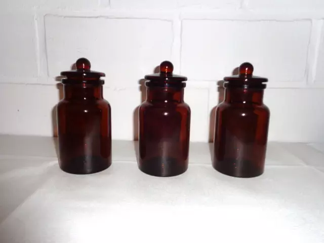 3 alte Apothekengläser Behälter mit Glasdeckel Braunglas Apotheker Gläser 3