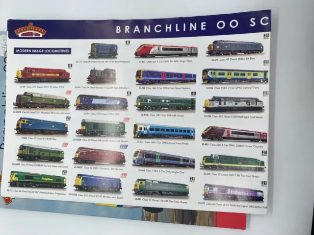 Catálogo de productos Bachmann Branchline 2010 calibre OO con lista de precio de venta sugerido por el fabricante y póster 3